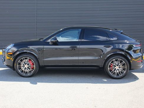 New 2026 Porsche Cayenne S image 2