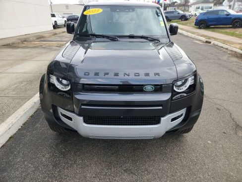 Used 2023 Land Rover Defender 90 S image 3