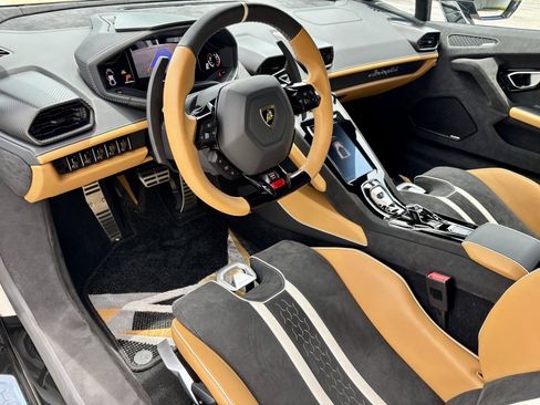 Used 2024 Lamborghini Huracan Sterrato image 29