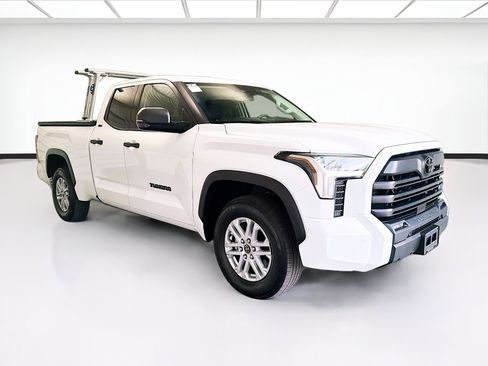 Used 2022 Toyota Tundra SR5 w/ SR5 Convenience Package RWD image 3