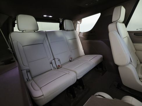 Used 2025 GMC Yukon Denali w/ Sun & Power Step Package AWD/4WD image 12