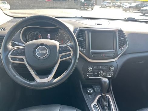 Used 2017 Jeep Cherokee Limited AWD/4WD image 14