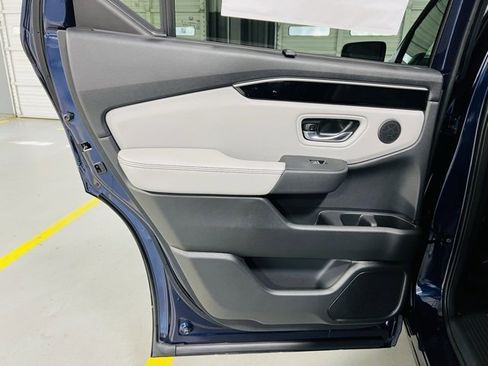 New 2025 Honda Pilot Touring image 29