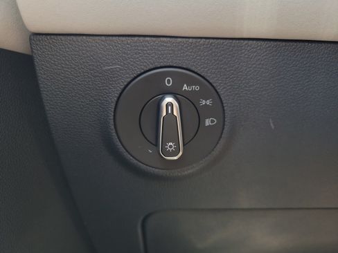 New 2026 Volkswagen Taos SE FWD image 27