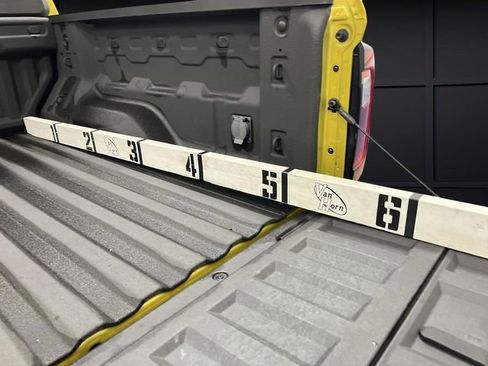 Used 2023 GMC Canyon AT4 image 16