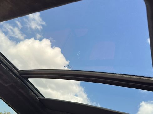 New 2026 BMW X6 xDrive40i w/ Climate Comfort Package image 27