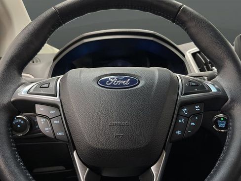 Used 2022 Ford Edge SEL w/ Convenience Package image 16