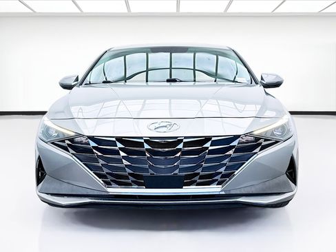 Used 2021 Hyundai Elantra SEL w/ Convenience + Premium Package FWD image 2