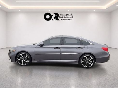 Used 2019 Honda Accord Sport image 3