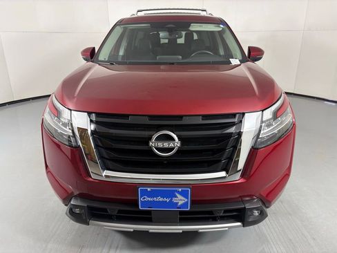 Used 2022 Nissan Pathfinder SL w/ SL Premium Package AWD/4WD image 3