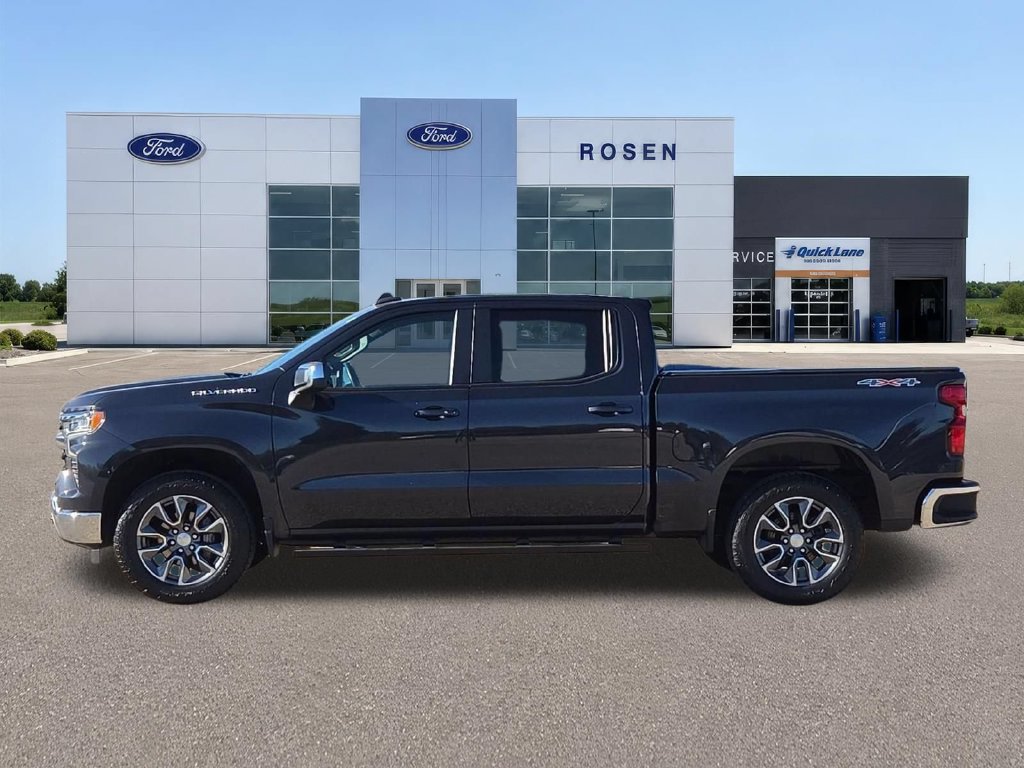 Used 2024 Chevrolet Silverado 1500 LT AWD/4WD image 6