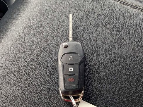 Used 2023 Ford F150 XLT image 30