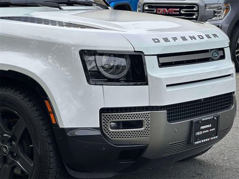 Used 2021 Land Rover Defender 110 X-Dynamic SE image 8