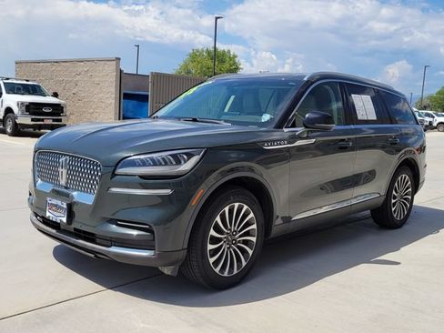 Used 2022 Lincoln Aviator AWD w/ Premium Package image 4