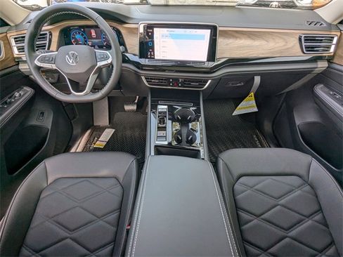 New 2026 Volkswagen Atlas SE image 16