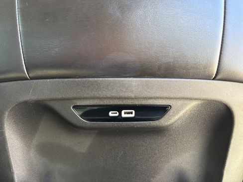 Used 2024 Chrysler Pacifica Limited image 26