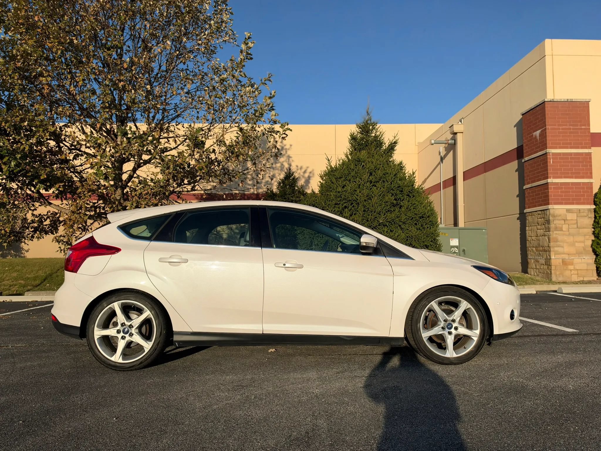 Used 2014 Ford Focus Titanium FWD image 7