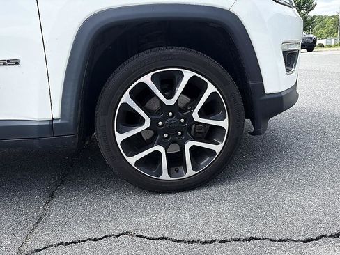 Used 2018 Jeep Compass Limited w/ Navigation Group AWD/4WD image 11