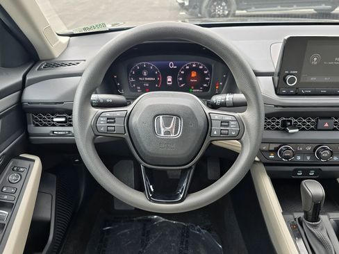 Used 2025 Honda Accord SE image 13
