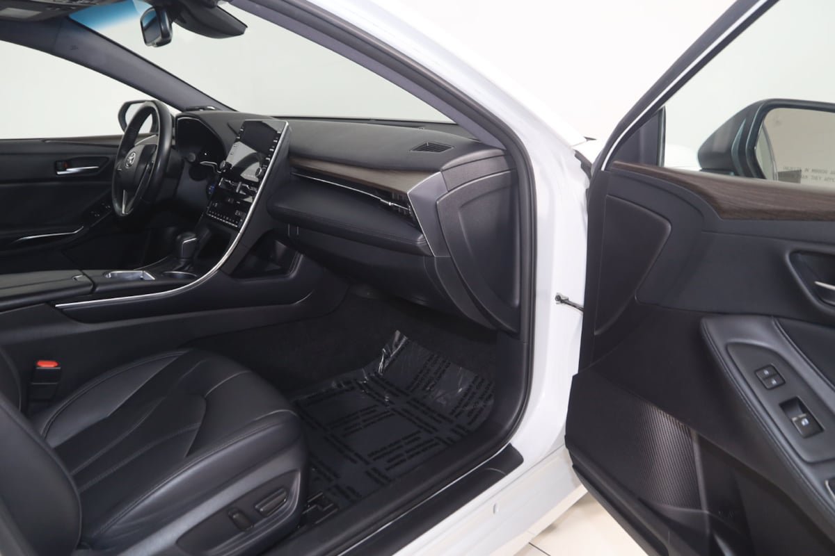 Used 2019 Toyota Avalon XLE w/ Moonroof Package FWD image 36