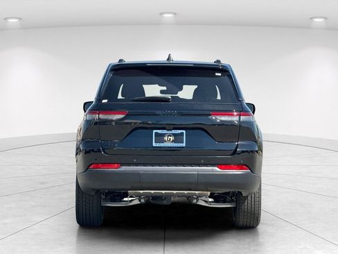 New 2026 Jeep Grand Cherokee Altitude AWD/4WD image 5