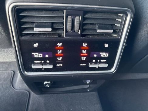 Used 2020 Porsche Cayenne S image 29