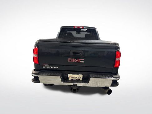 Used 2018 GMC Sierra 2500 SLE w/ SLE Preferred Package AWD/4WD image 4