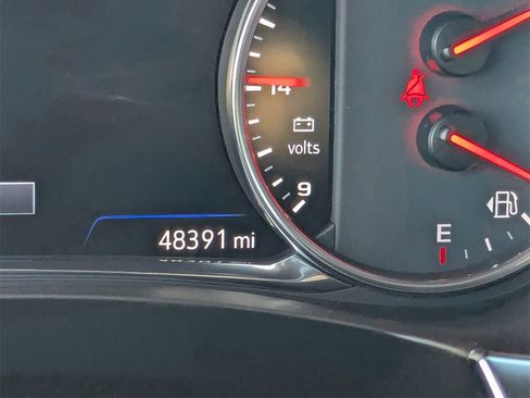 Used 2022 Chevrolet Traverse Premier w/ Redline Edition image 33