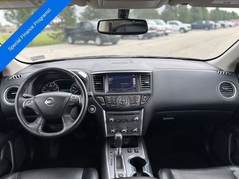 Used 2019 Nissan Pathfinder SL image 14