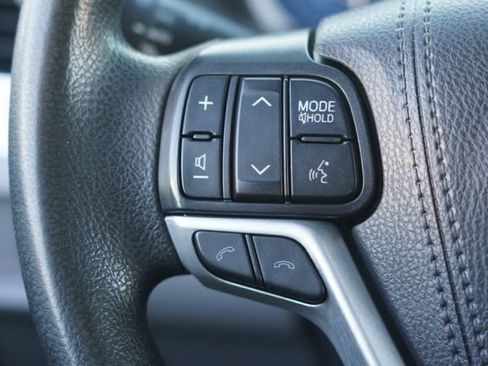 Used 2020 Toyota Sienna LE image 23