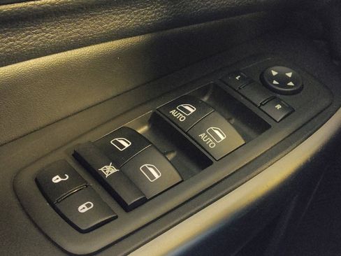 Used 2019 Jeep Cherokee Limited AWD/4WD image 27