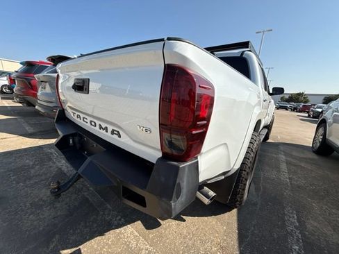 Used 2023 Toyota Tacoma Limited AWD/4WD image 9