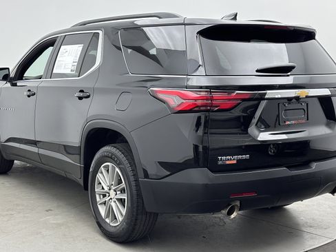 Used 2023 Chevrolet Traverse LT FWD image 4