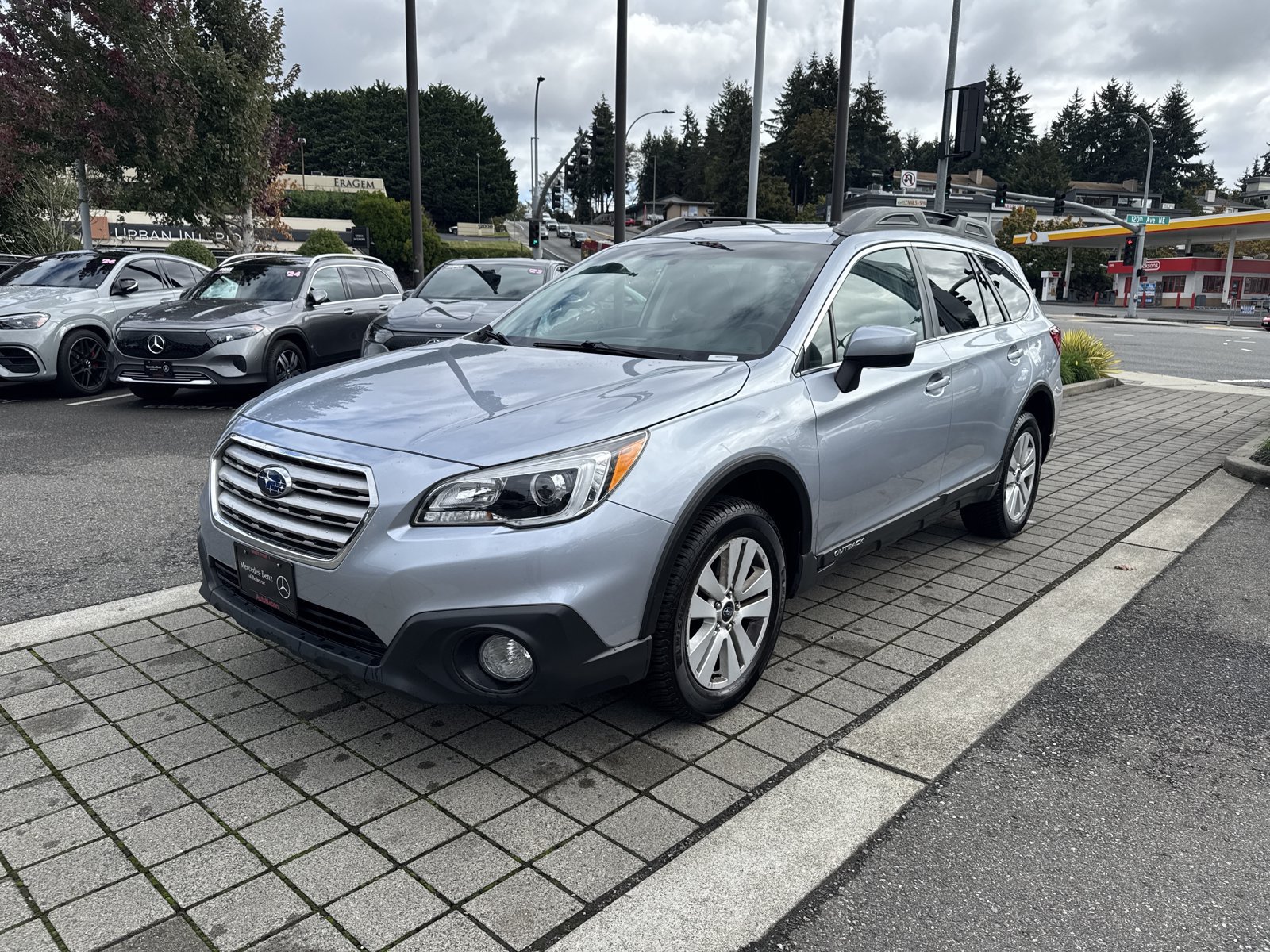 Used 2015 Subaru Outback 2.5i Premium AWD/4WD image 1