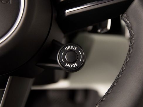 New 2026 Porsche Macan S image 26