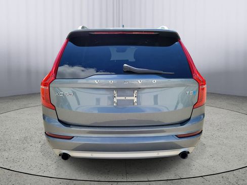 Used 2018 Volvo XC90 T5 Momentum w/ Convenience Package FWD image 5