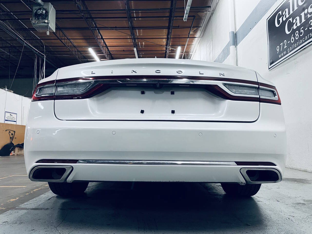 Used 2019 Lincoln Continental Premiere FWD image 6