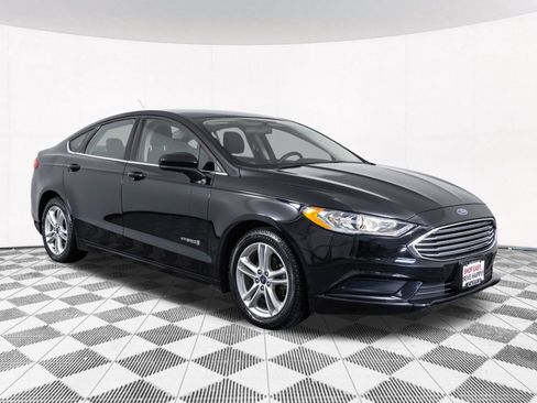 Used 2018 Ford Fusion SE FWD image 21