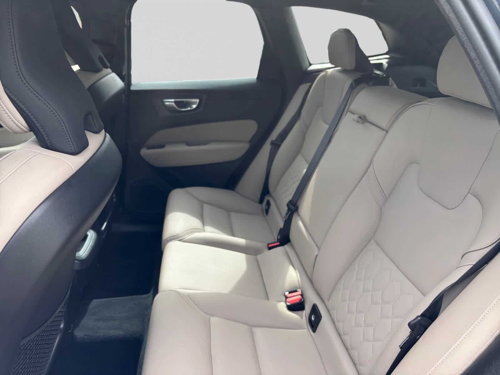 Used 2026 Volvo XC60 B5 Plus AWD/4WD image 17