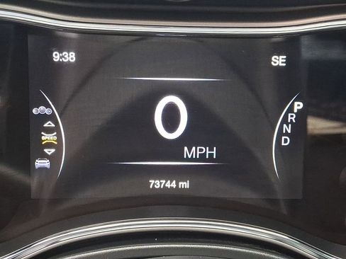 Used 2020 Jeep Grand Cherokee Altitude AWD/4WD image 23