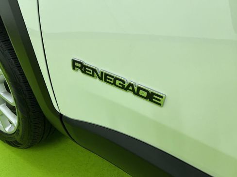 Used 2023 Jeep Renegade Latitude AWD/4WD image 14
