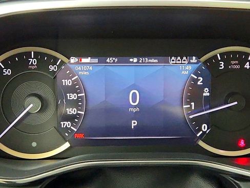 Used 2022 Jaguar F-PACE image 15