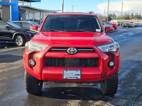 Used 2022 Toyota 4Runner SR5 image 9