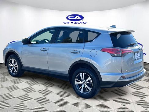 Used 2018 Toyota RAV4 XLE image 6