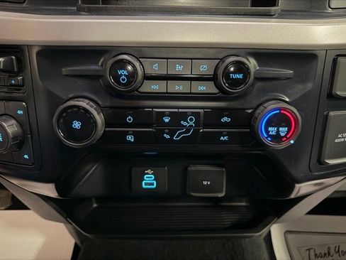 Used 2023 Ford F450 XLT w/ 360-Degree Camera Package image 32