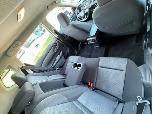 Used 2024 Nissan Rogue SV AWD/4WD image 34
