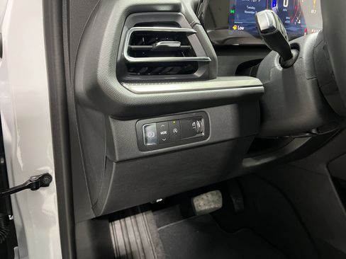 New 2026 Chevrolet Traverse LT image 16