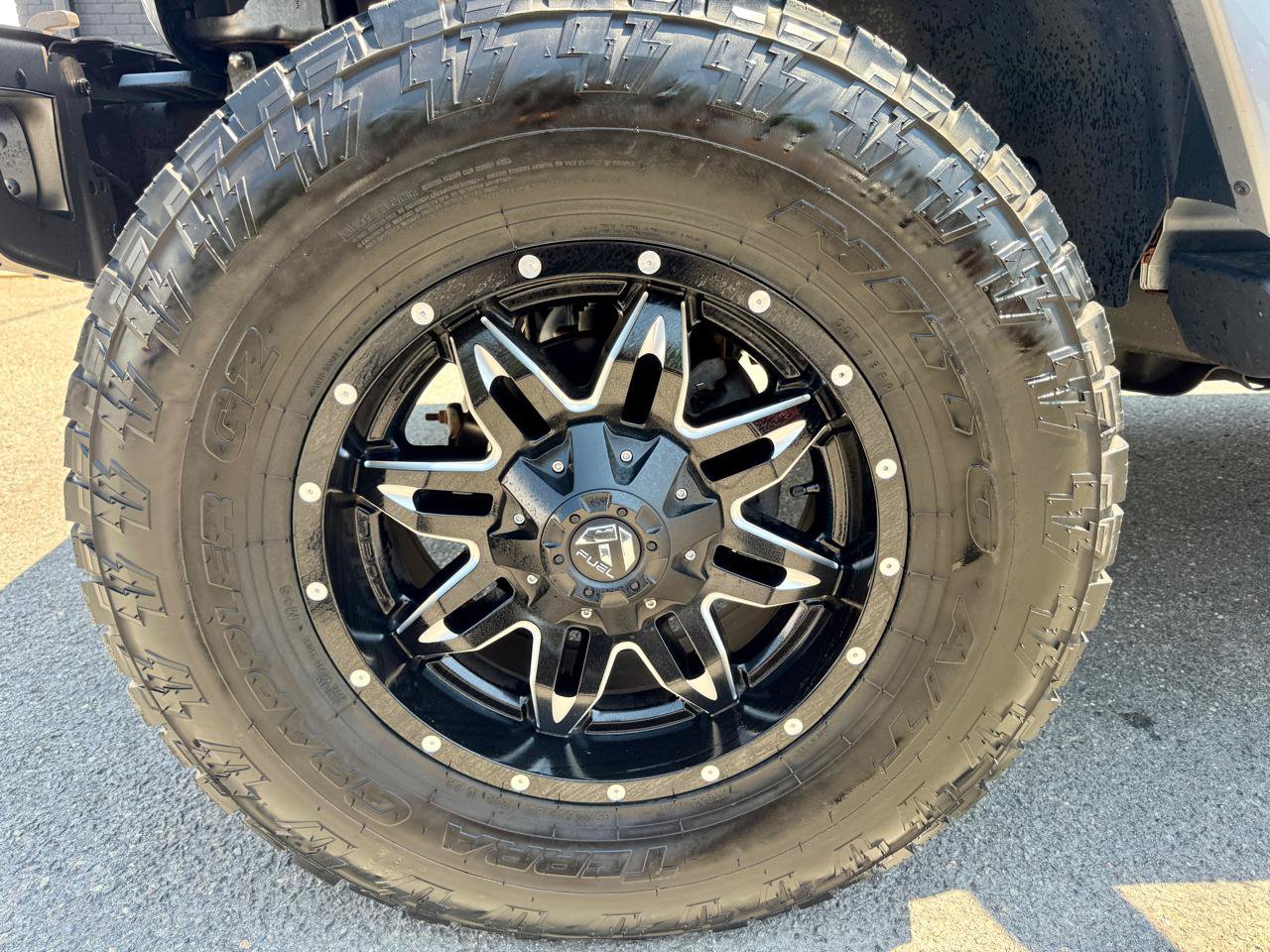 Used 2016 Jeep Wrangler Unlimited Sahara AWD/4WD image 16