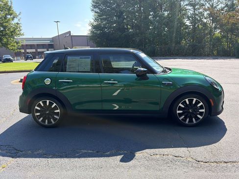 Used 2022 MINI Cooper S w/ Signature Upholstery Package FWD image 8