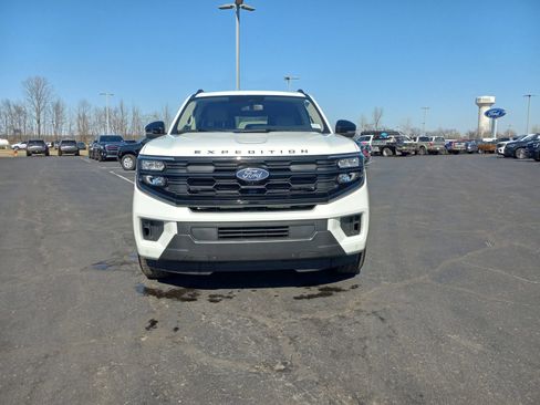 Used 2025 Ford Expedition Max Active image 3